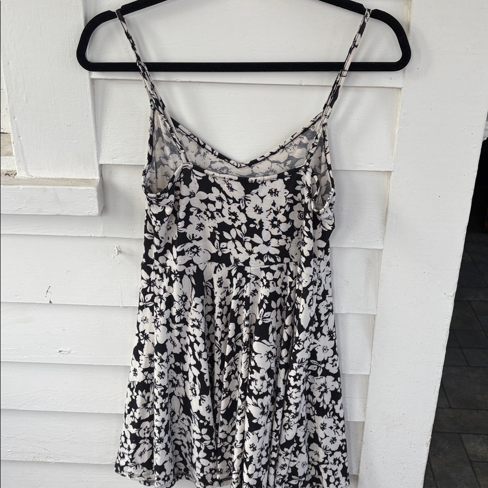 Forever 21 Black and White Floral Mini Dress - Picture 3 of 3
